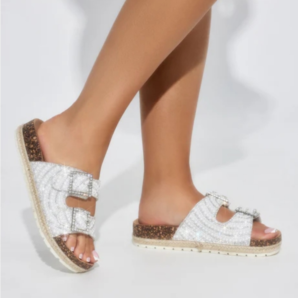 BAMBOO White sandals Pearl Embelishment And Buckle